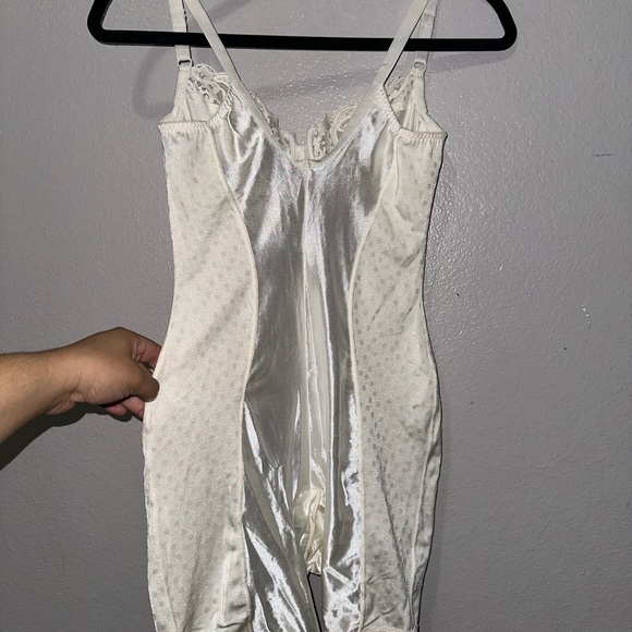 Valentino Cream Lace Bra ( vintage) - Picture 4 of 6